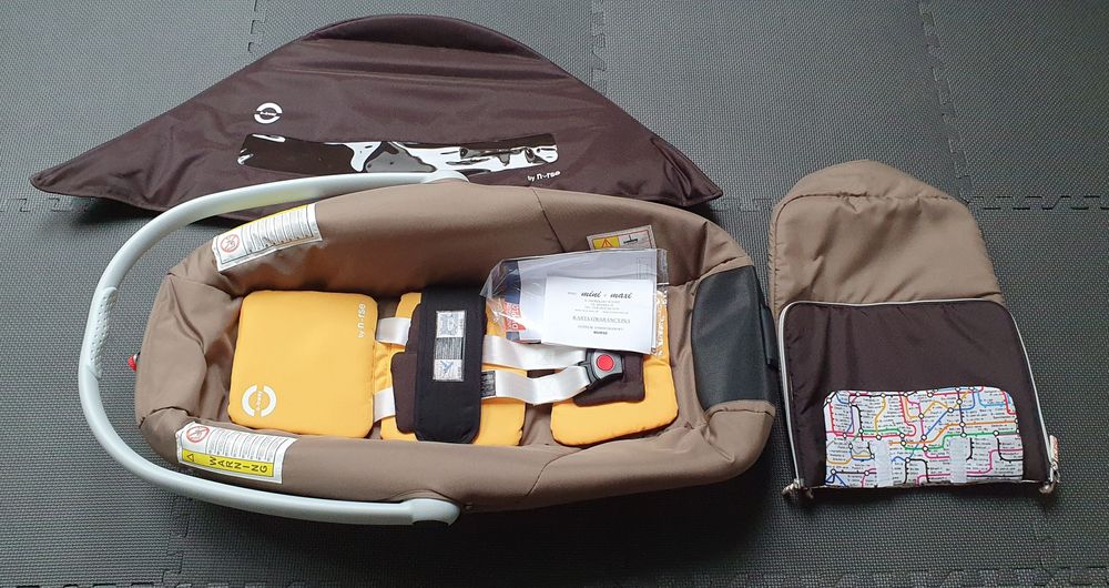 Nowy Fotelik dziecięcy samochodowy