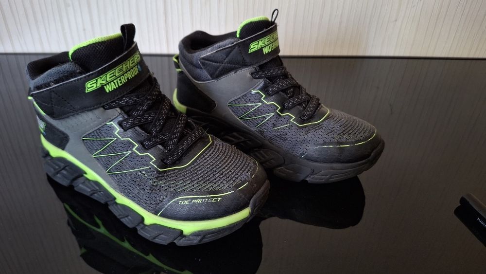 Buty chłopięce Skechers  rozm.35
