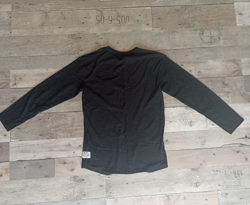 Czarny longsleeve Reserved