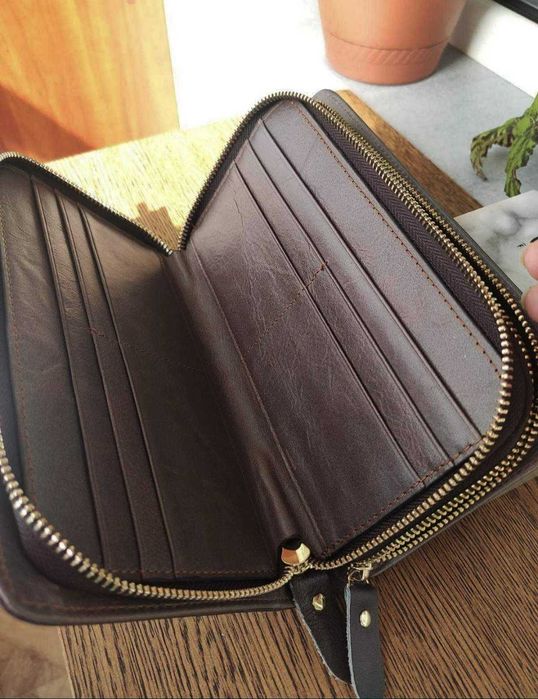 Кожаная мужская Барсетка. .Цвет- Dark Coffee и Черный