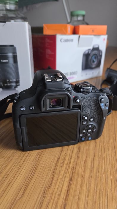 Canon 800D + Lente 55-250mm