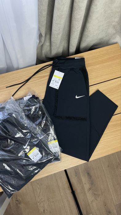 Жіночі спортивні штани Nike Essentials нові оригінал чорні