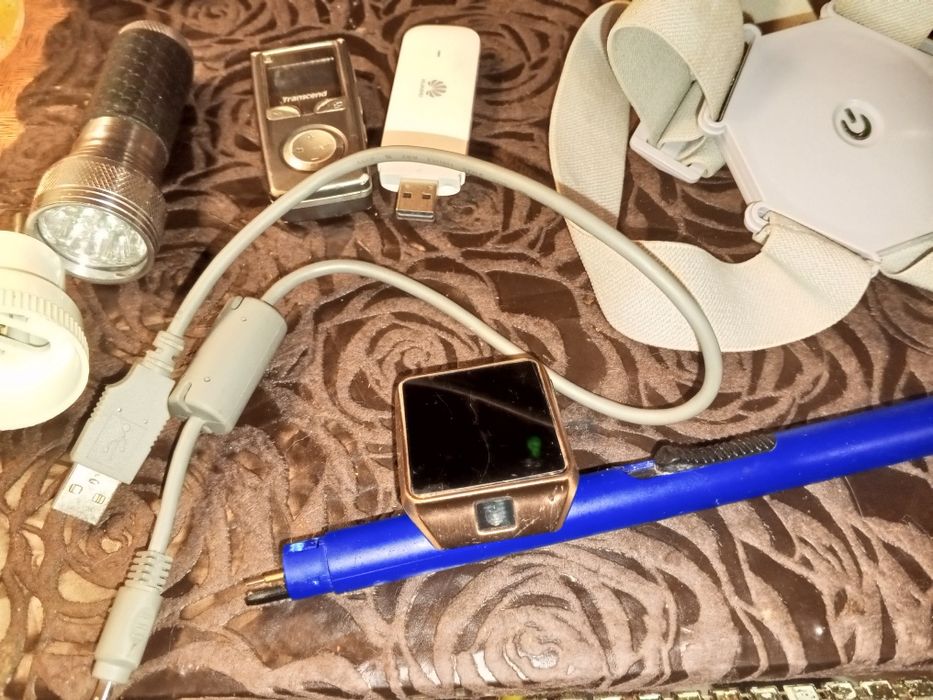 Лот різноманітних побутових приладів