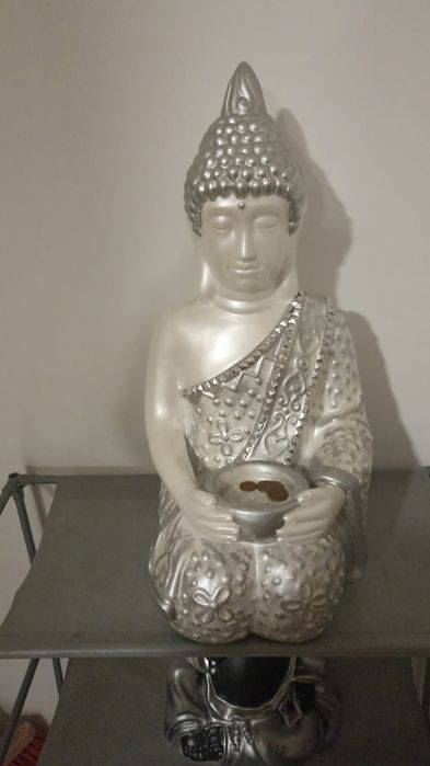 Vendo este buda muito bonito bom estado