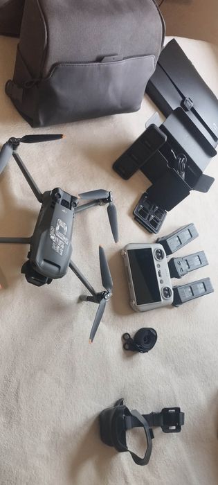 Drone DJI Mavic 3 V 2.0– Combo Completo com Lentes, Excelente Estado