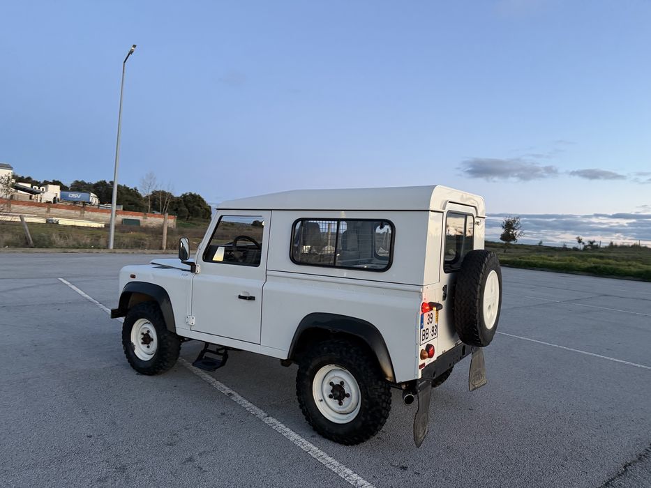 Land Rover Defender TD5 61000kms 2005 1 registo