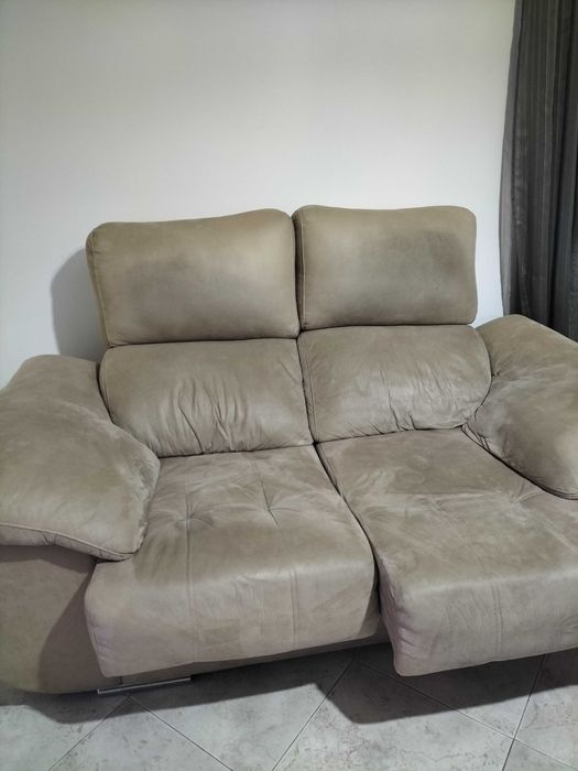 Vendo urgente sofá em bom estado