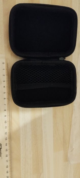 Mini etui na słuchawki, pendrive, kable, ładowarkę