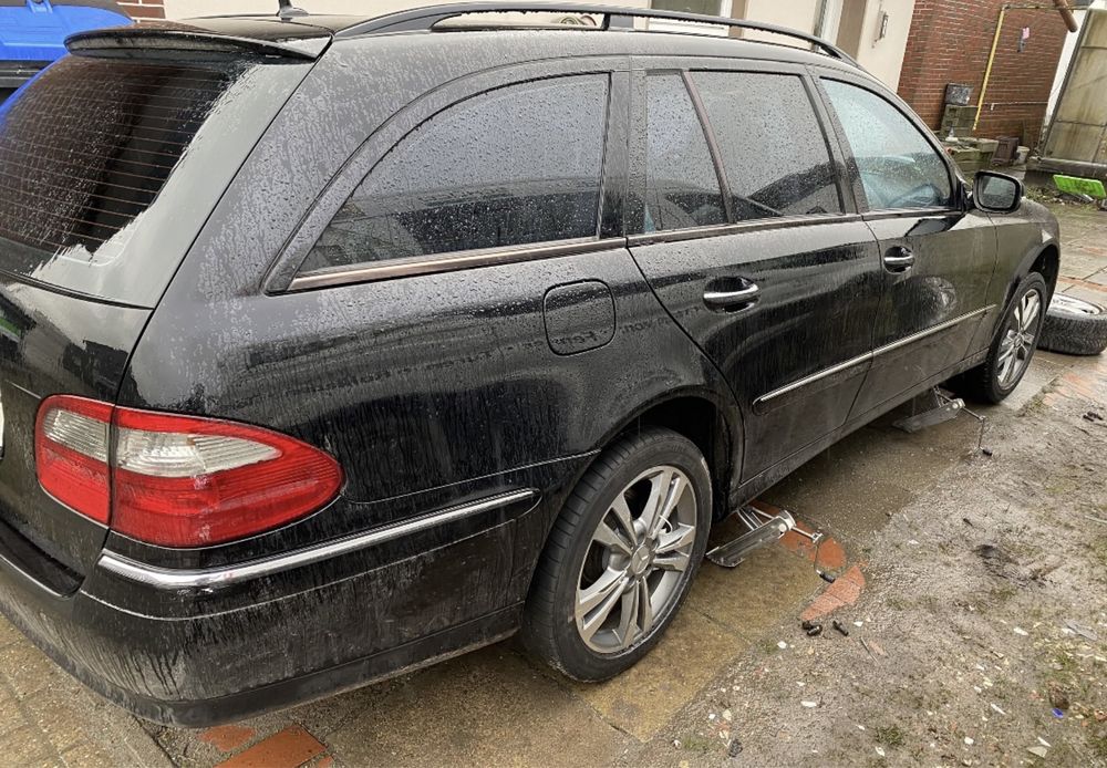 Пневмостойки передні задні Mercedes W211 4 Matic