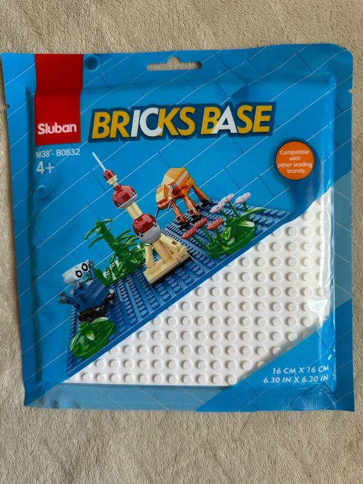 Нова біла базова пластина Sluban Ігрове поле M38-B0832