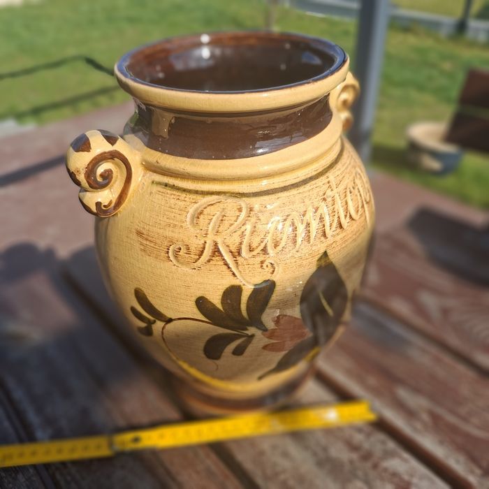 Rustykalny Dzban Ceramiczny – Dekoracja do Ogrodu i Domu