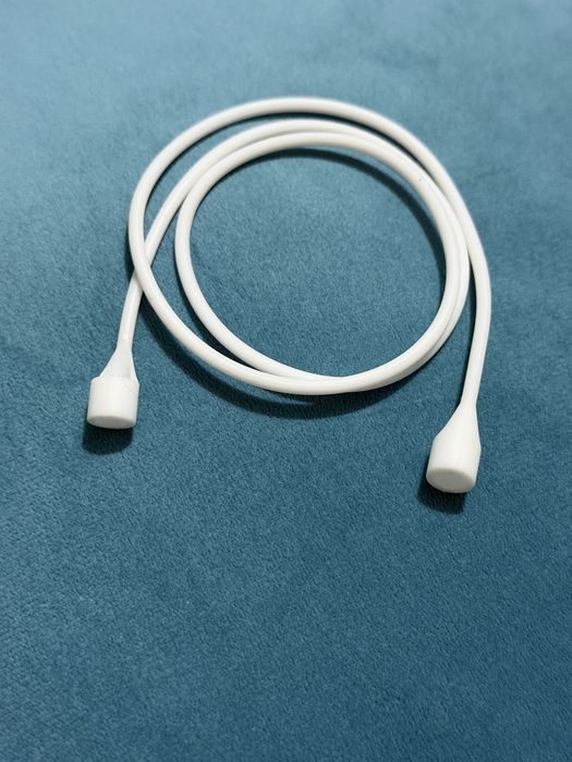 Силіконовий шнурок для AirPods / тримач для бездротових навушн (білий)