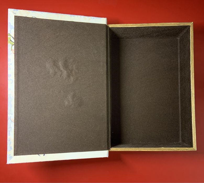 Оксамитова скринька-книжка