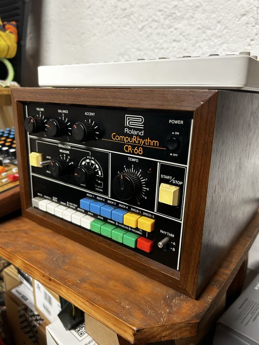 Roland Cr-68 drum machine