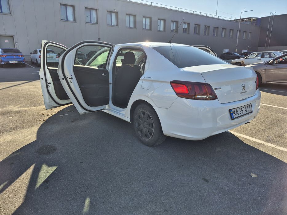Продам Пежо 2017 год 3700$