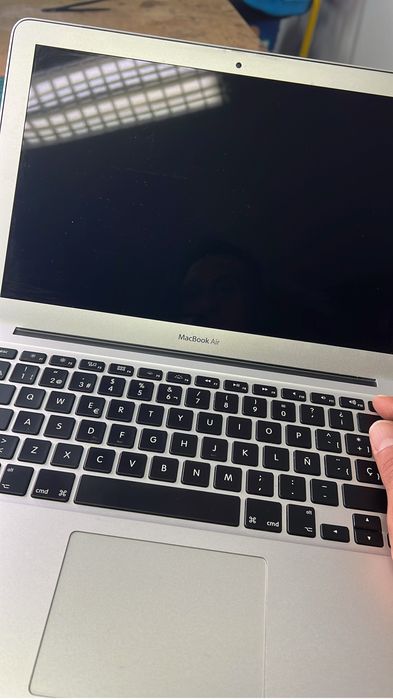 Apple Macbook Air 13’64584417720067121