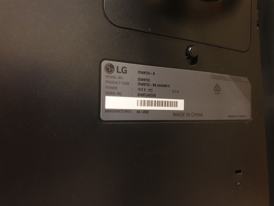 Monitor gaming com o ecrã danificado