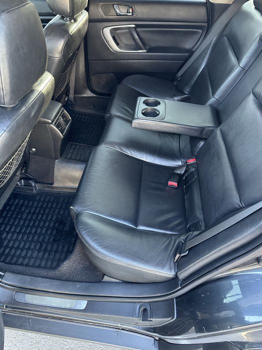 Subaru Outback 3.0 AWD symmetrical