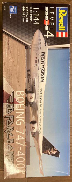 Revel 04950, Boeing 747-400, 1/144
