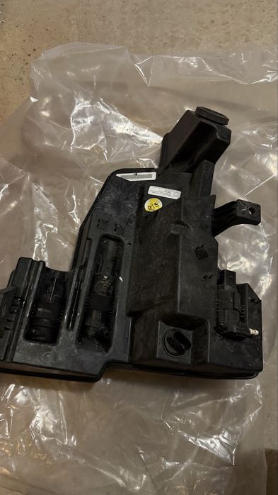 Бачок омивача Audi e-tron 50, 55, Q8 4KE955451AB