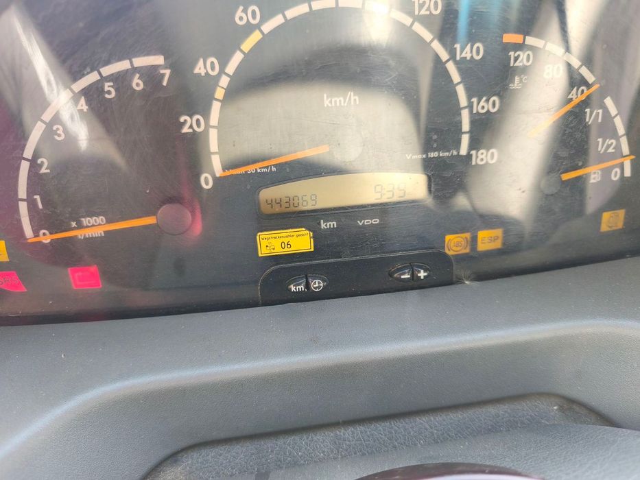 Авто Мерседес 2006
