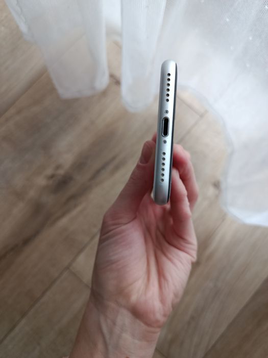 iPhone se2020 biały