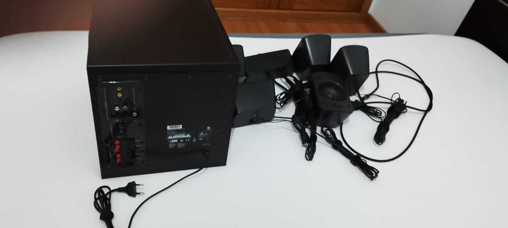 Logitech Z-906 Surround System 5.1