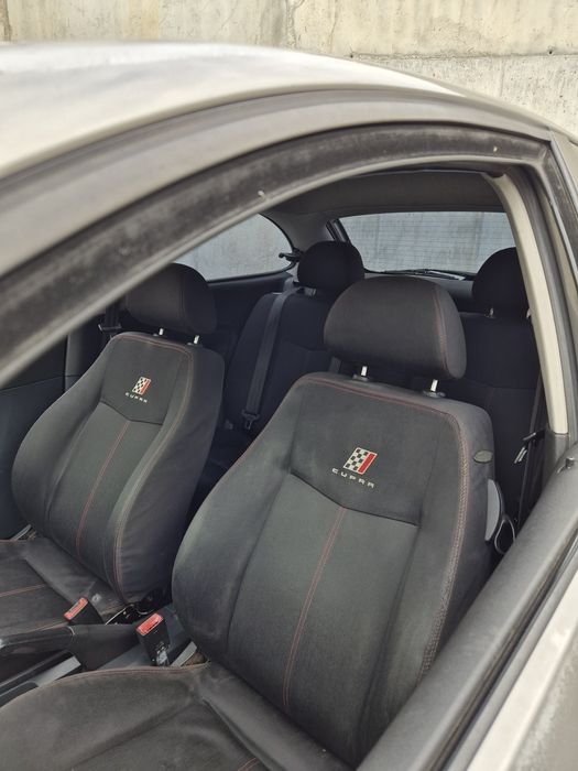 Seat ibiza 6L PD130 5 lugares