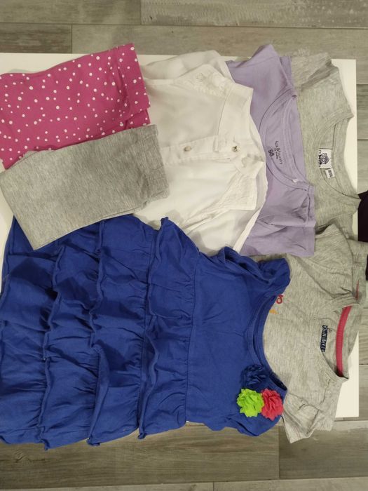 Bluzki krótki rękaw+ legi 3/4 rozmiar 98/104