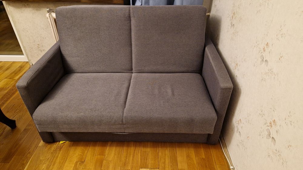 Szara kanapa/ sofa rozkładana z pojemnikiem