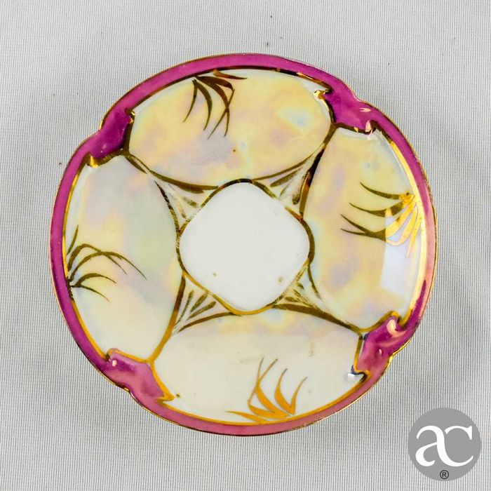 Chávena de café e pires, Arte Nova, em lustrina