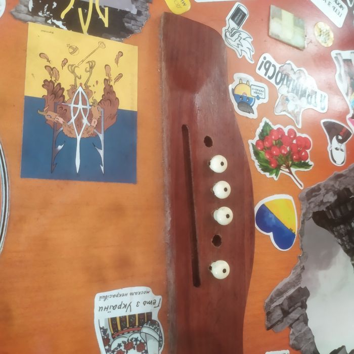 Гітара шість струн