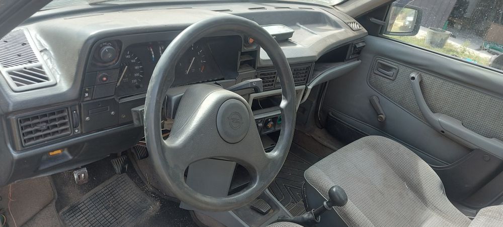 Мотор +кпп Опель Кадет 1.3 бензин