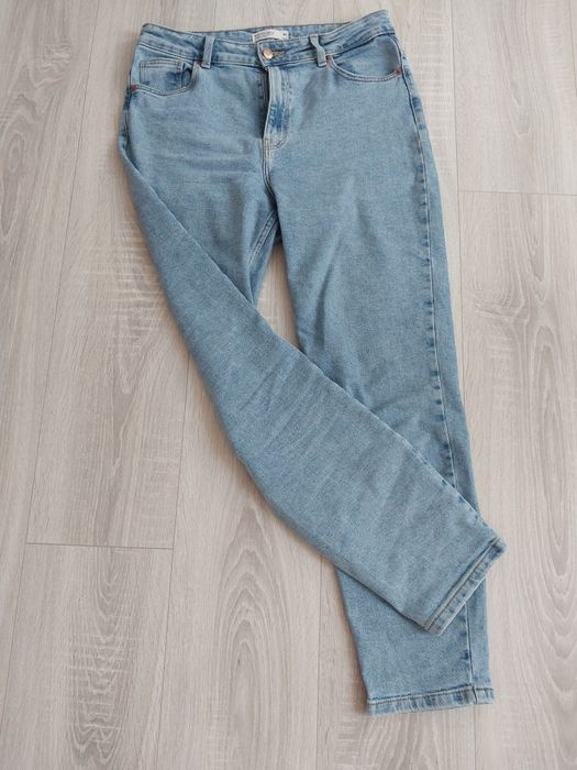 Proste jeansy damskie