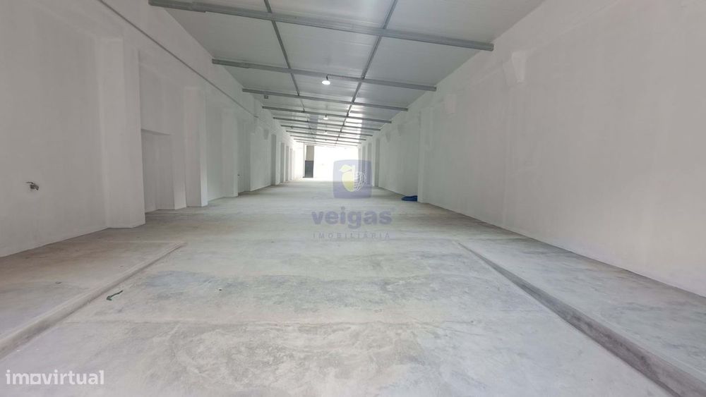 Armazém para Venda na Baixa da Banheira