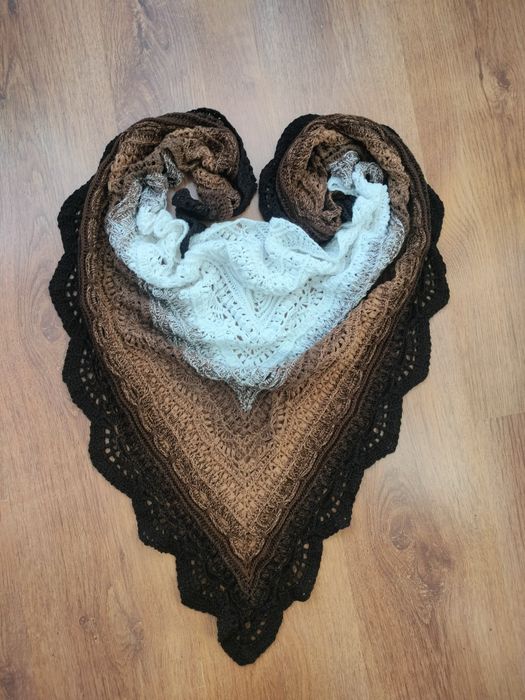 Chusta wykonana na szydełku
