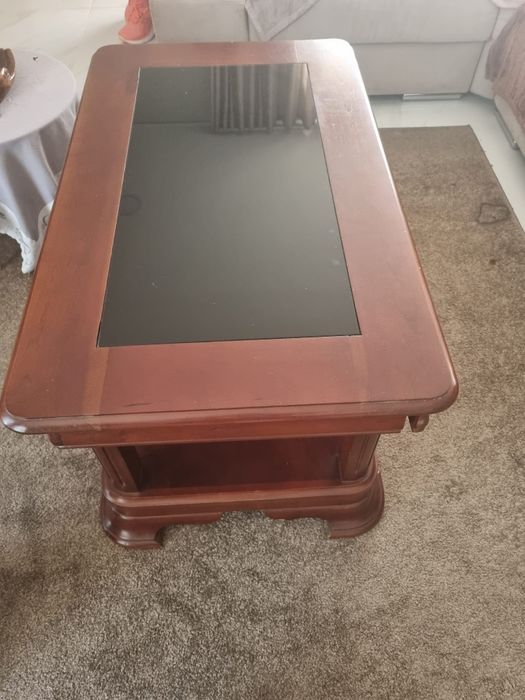 Mesa em mogno de sala