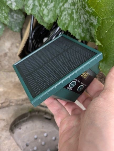 Sistema automático de rega solar com bateria
