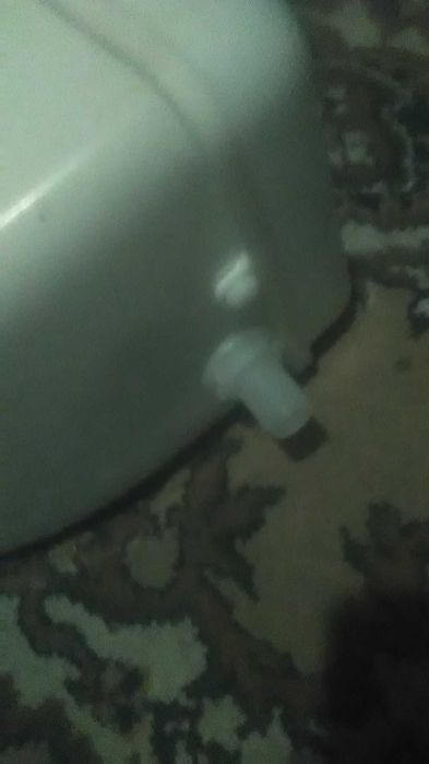 Сливной.бачок.пластик.