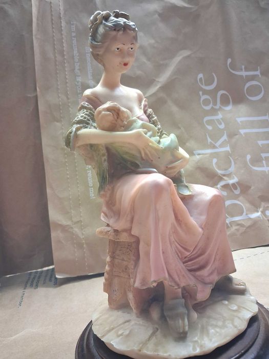 Estatueta - Mãe Pobre