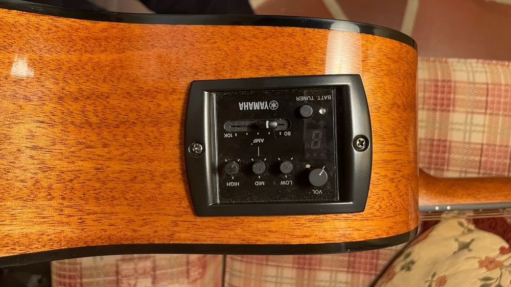 Yamaha FGX800C NT