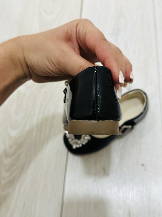 Продам туфли на девочку