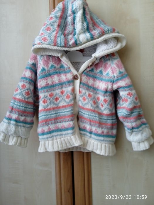 Gruby sweter dziewczęcy Tissaia r18m