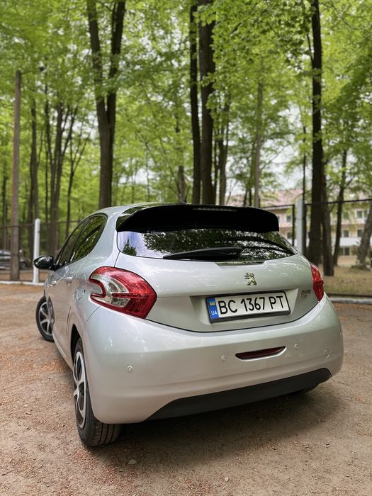 Продам авто / машину Peugeot , пежо 208 2014 рік