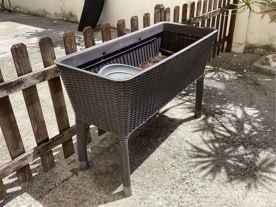 Horta vertical em bom estado