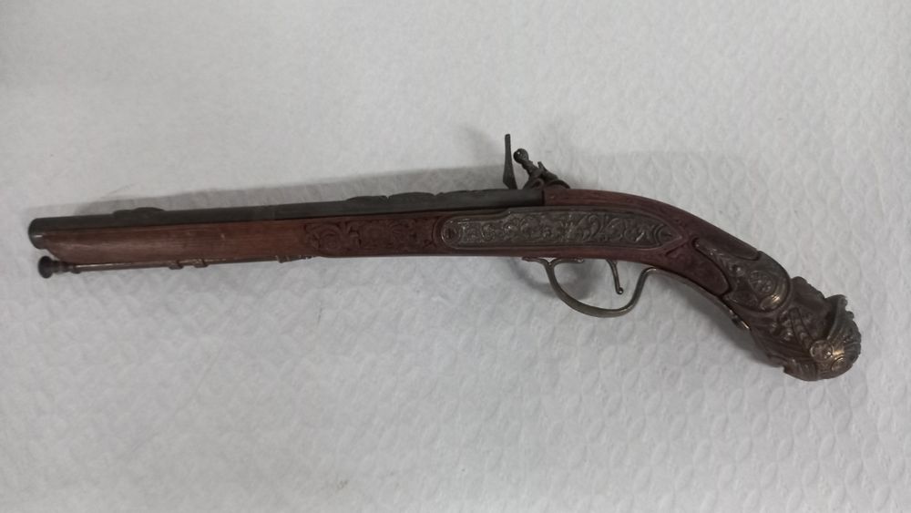 Réplica Decorativa de Pistola Antiga de Pederneira (Denix) – 45 cm