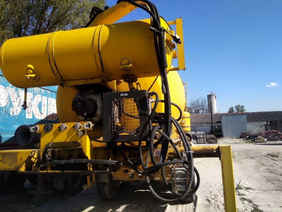 Міксер, бетонозмішувач прицепний Liebherr-mischtechnik