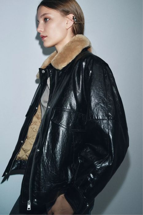 Куртка ZARA размер М утепленная с отстегивающимся мехом