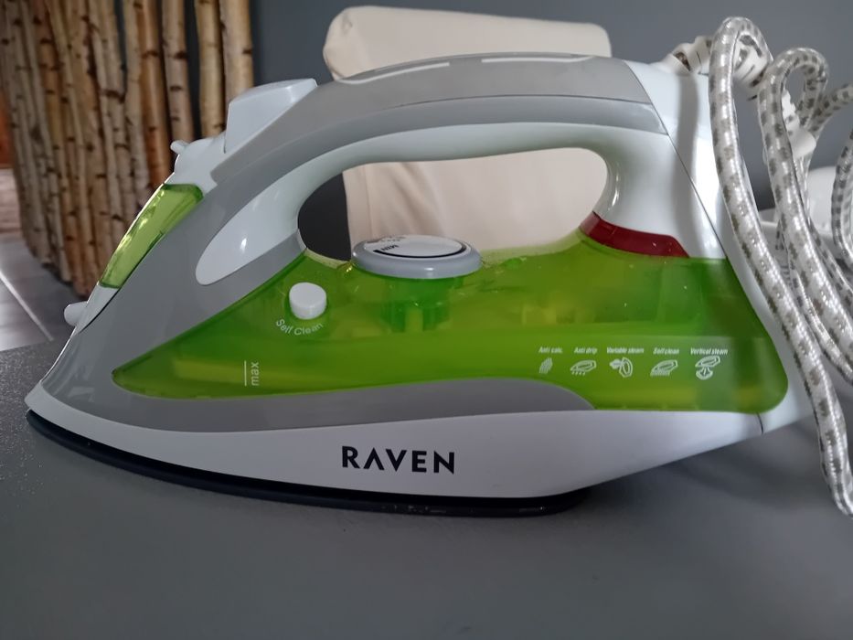 Żelazko parowe Raven