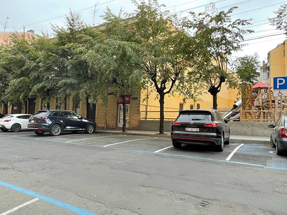 продаж приміщення на вул. Міцкевича